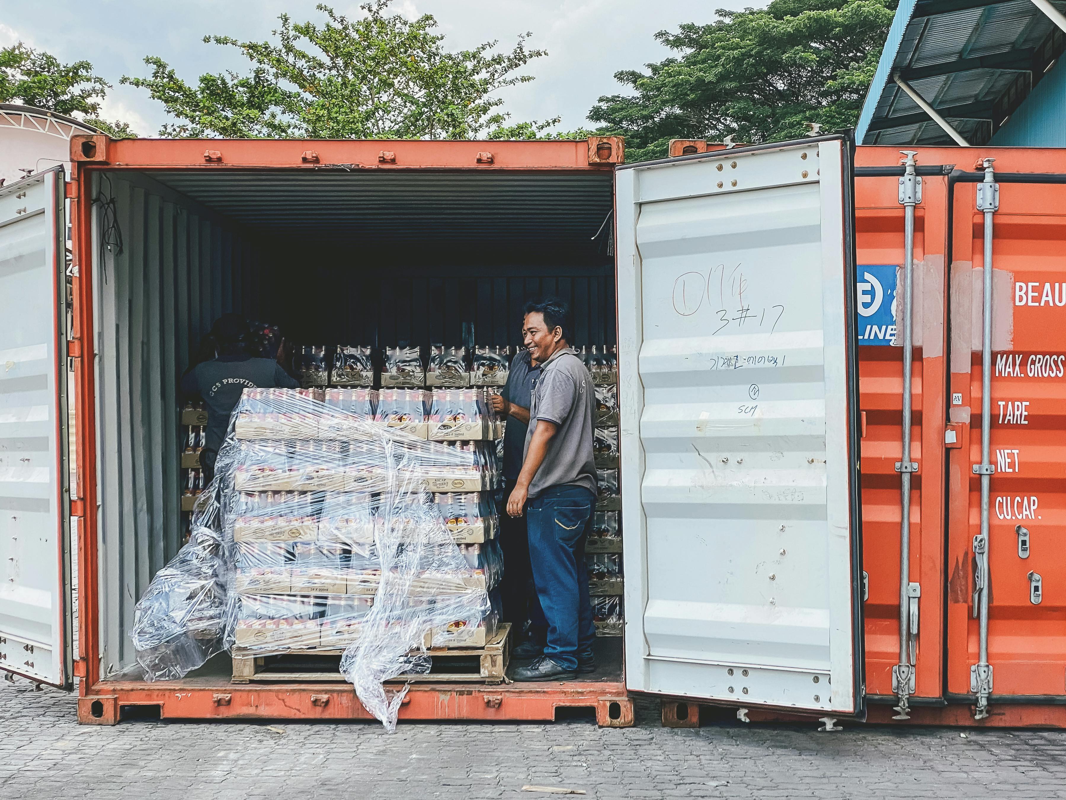 How Thesaki Enterprises Simplifies Global Trade for Local Producers
